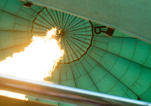 Ngapoli balloon flight